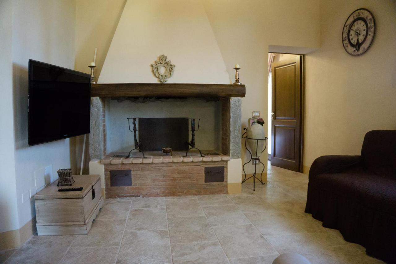 Antica Casa Del Glicine Poggibonsi Exterior foto